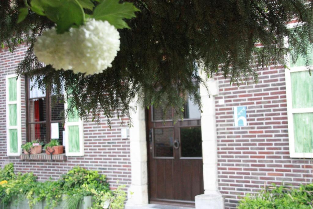 Hotel Troopeird Kortrijk Kültér fotó